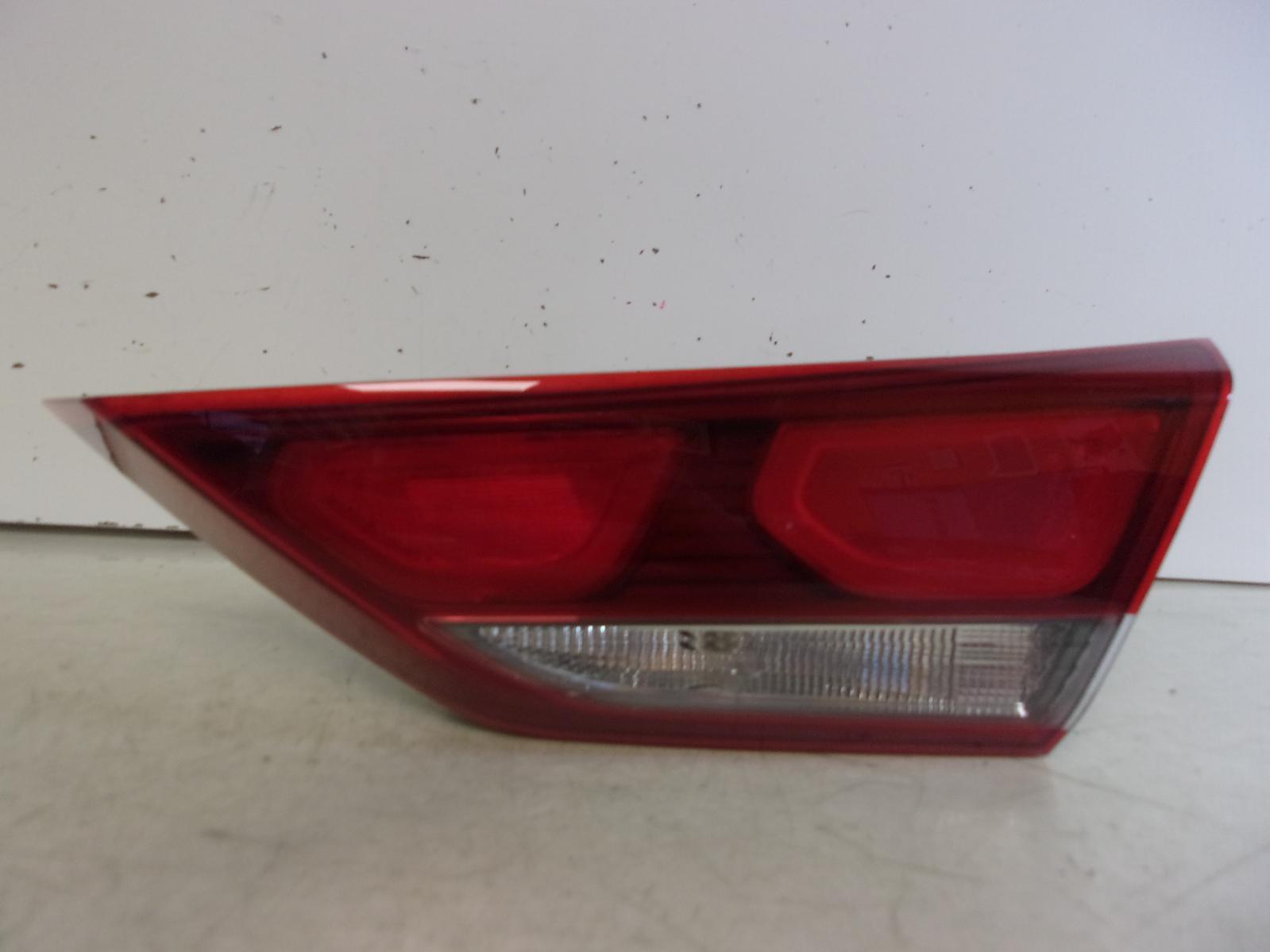 2017 2018 Hyundai Elantra Sedan Passenger RH Inner Lid Tail Light OEM