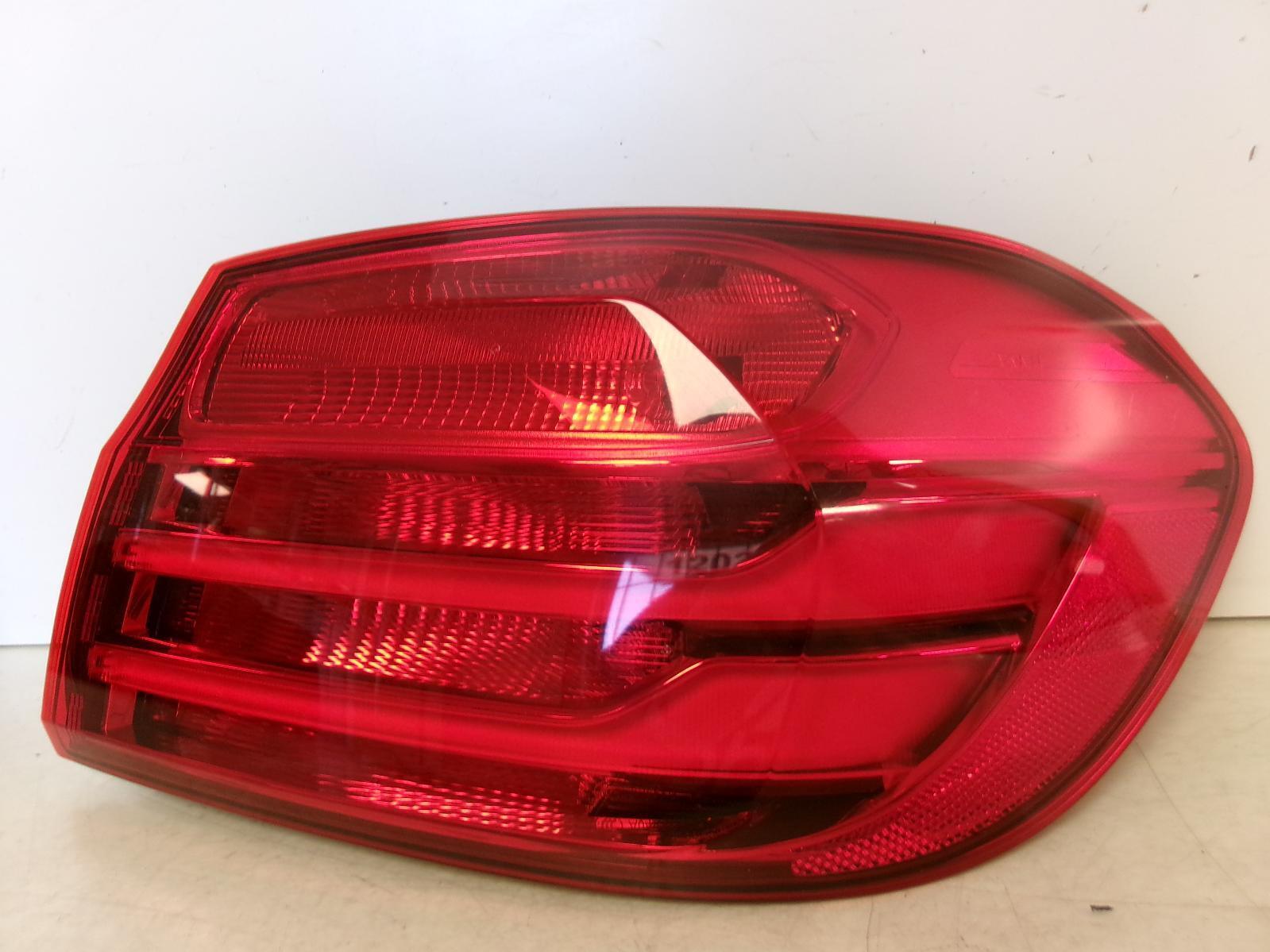 2014 2015 2016 BMW 428i Passenger Rh Outer Quarter Panel Tail Light OEM