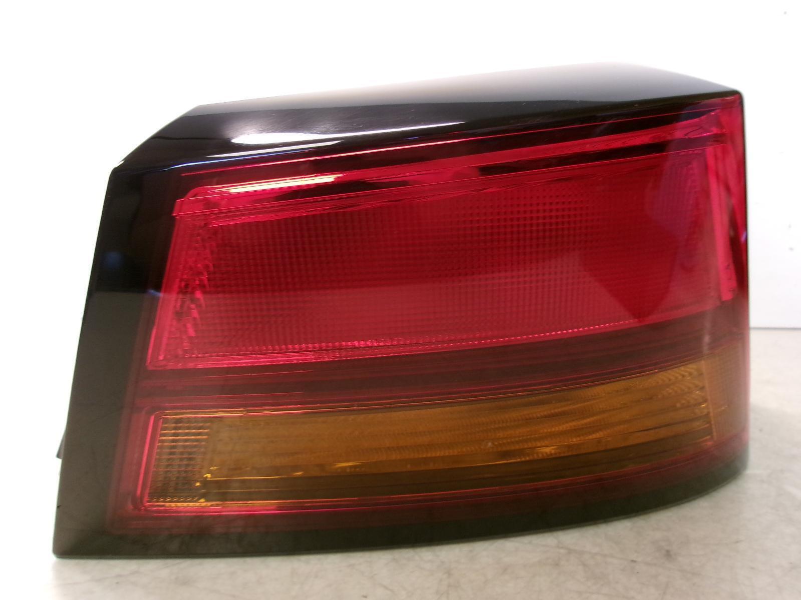 2019 - 2023 Nissan Altima Passenger Rh Outer Quarter Panel Tail Light OEM