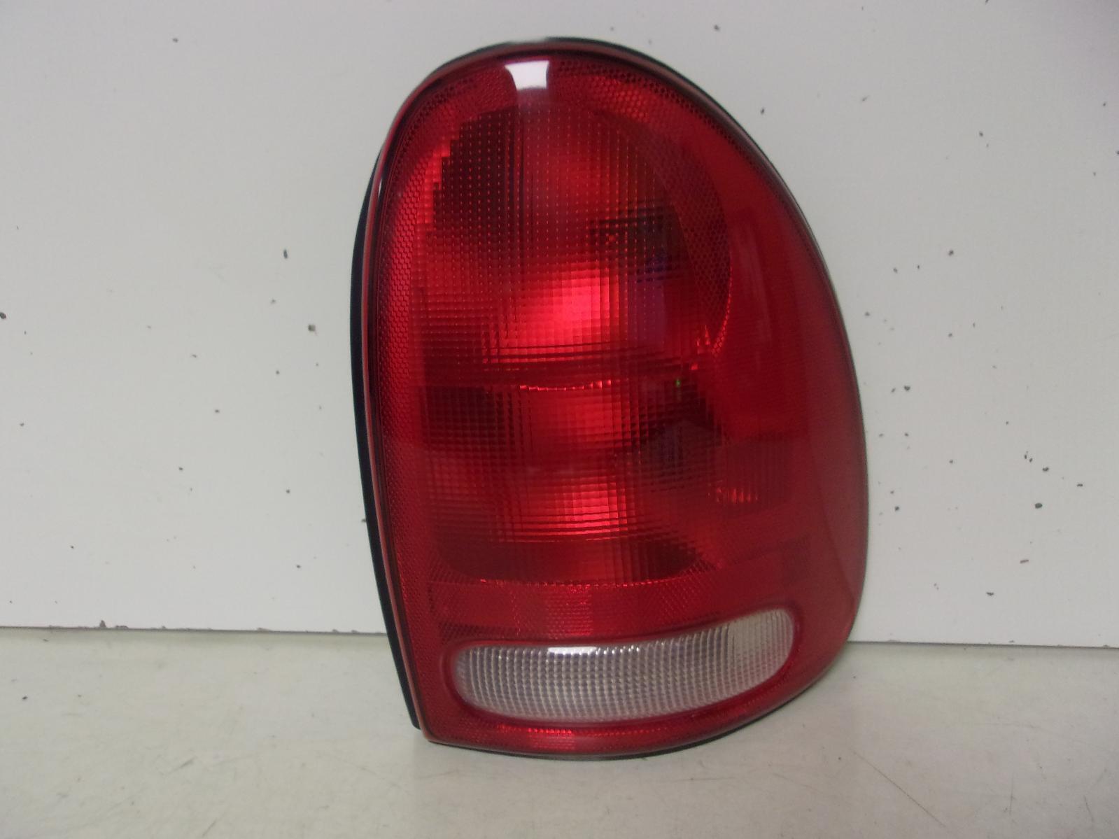 1996-2003 Caravan Durango Voyager Passenger RH Tail Light OEM