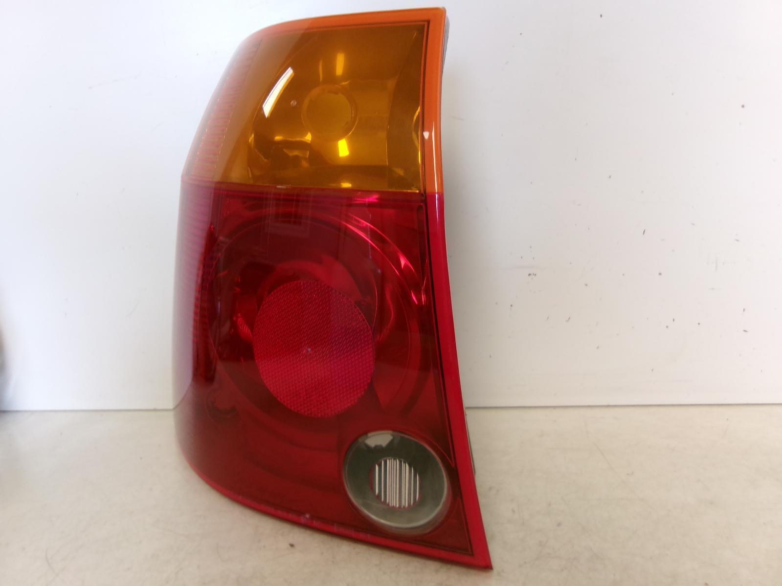 2004 - 2008 Chrysler Pacifica Driver Lh Outer Quarter Panel Tail Light OEM