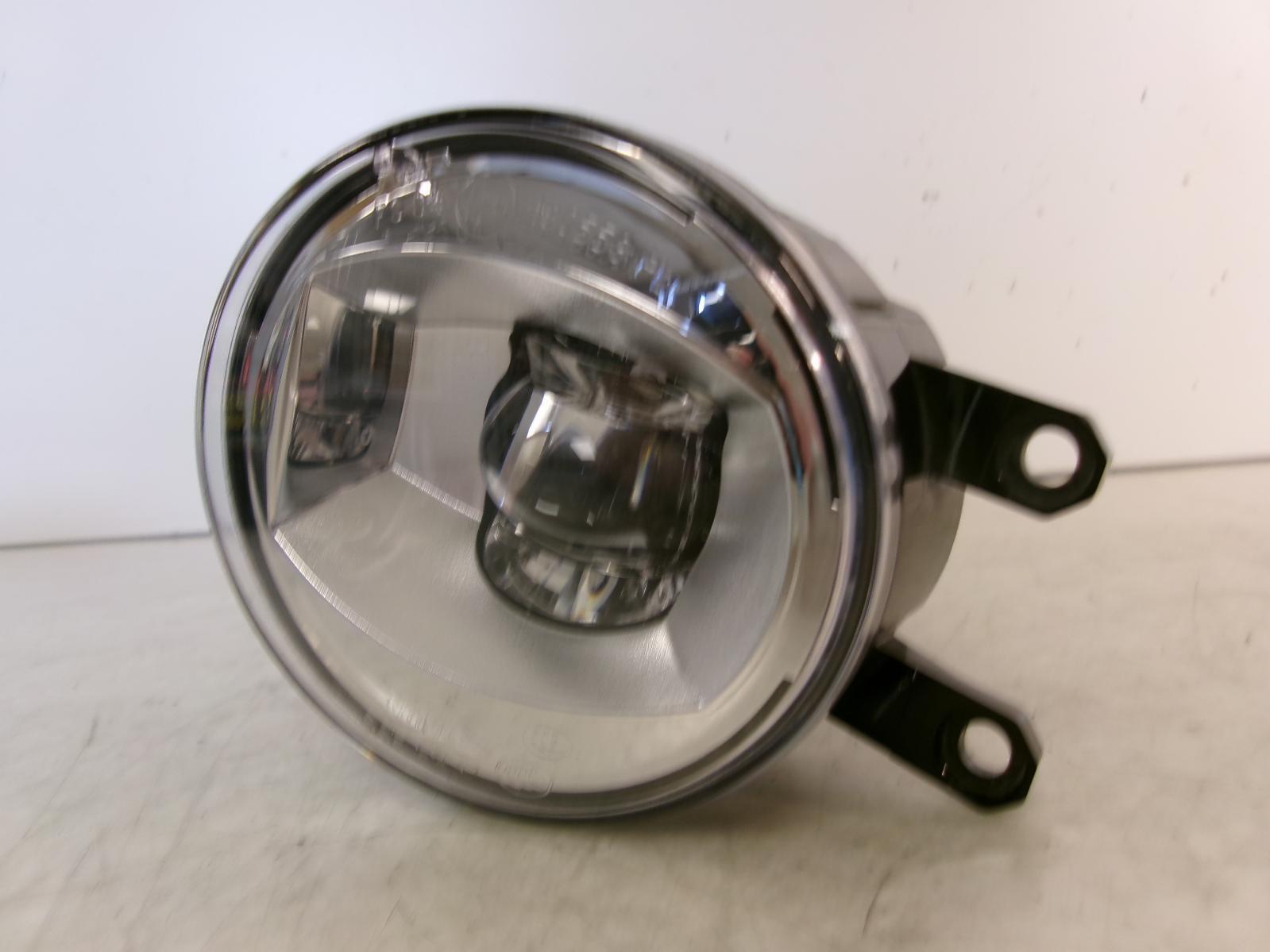 Toyota Lexus Driver Lh Led Upgrade Fog Light Pn 81220yq010 81220-yq010 OEM