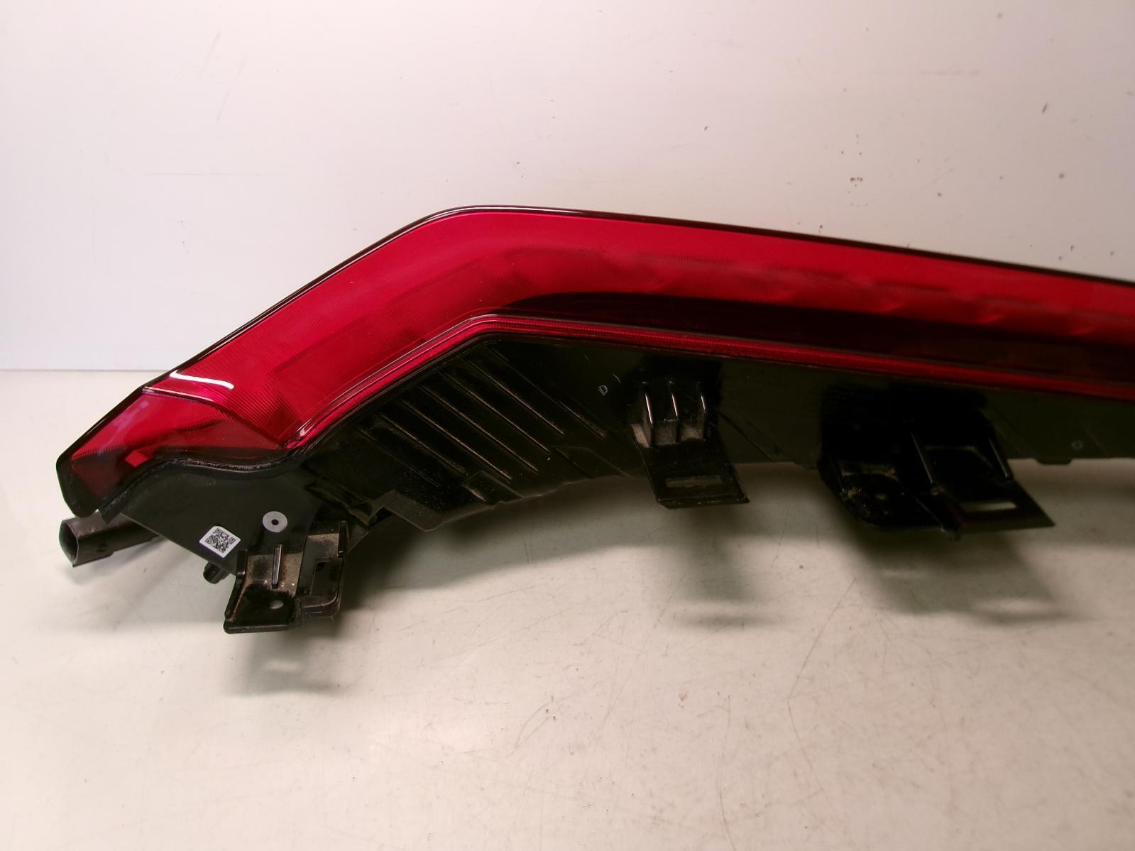 2019 2020 2021 2022 Cadillac Xt4 Luxury Driver Lh Outer LED Tail Light OEM