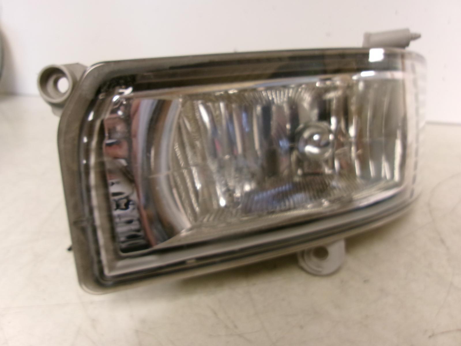 2005 2006 Toyota Camry Driver Lh Lower Halogen Fog Light Oem - 0