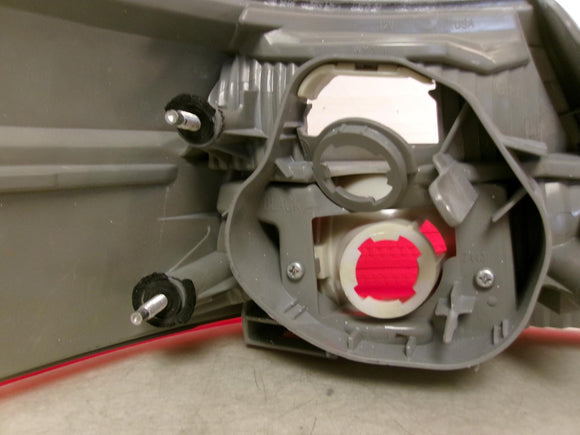 2007 2008 2009 Toyota Camry Passenger RH Outer Quarter Panel Tail Light OEM