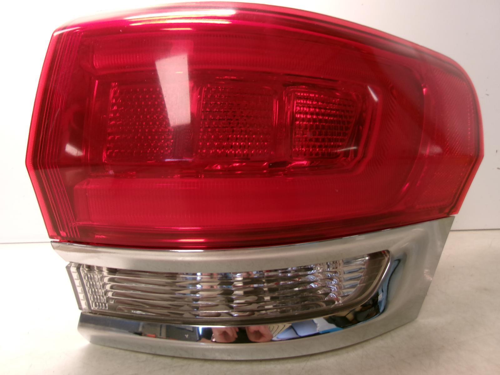 2015 - 2019 Jeep Grand Cherokee Passenger Outer Chrome Tail Light OEM - 0